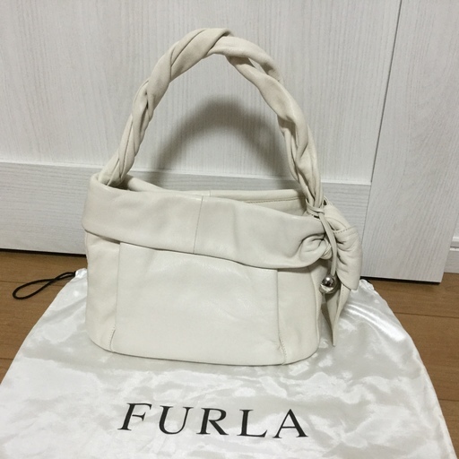 激安‼️フルラ★ショルダーバッグ
