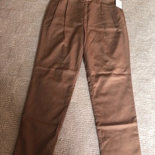 新品未使用タグ付き　Earth　テーパードパンツ