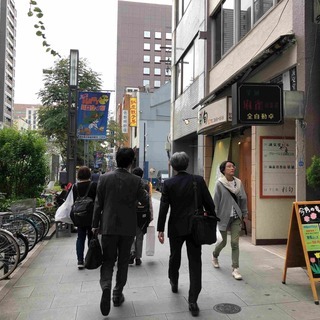 人形町駅 徒歩1分！甘酒横丁交差点近くの人形町通り沿い店舗！ − 東京都