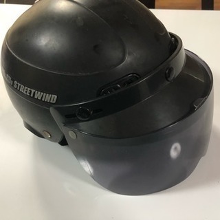 ヤールーヘルメットの画像