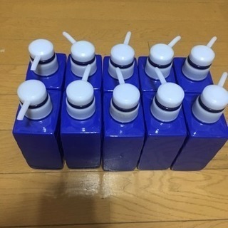 トリートメントの空の容器