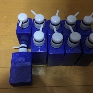 トリートメントの空の容器の画像