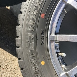 【超美品】スタッドレスタイヤアルミホイール付き（使用期間2ヶ月のみ）の画像