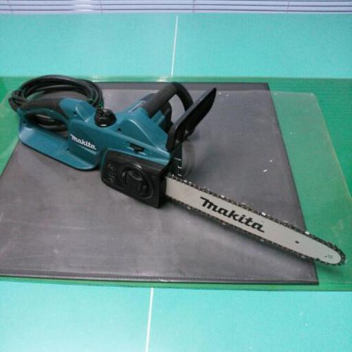 電気チェーンソー　 makita　マキタ　幅78　　奥行24.5　　高さ18.5　 （ｃｍ） 350mmチェーンソー