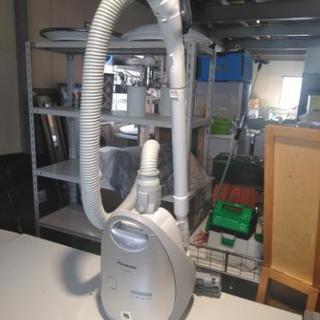 パナソニック　電気掃除機　2011年製　MC-PA221GS-S