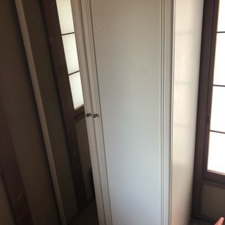 白いドレッサー
