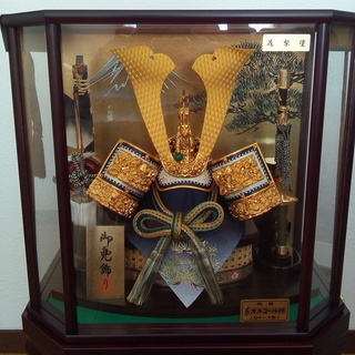 五月人形（兜）ガラスケース入り