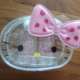 キティポーチ 化粧水ボトル