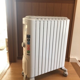 ほぼ新品 デロンギ ベルカルド オイルヒーター