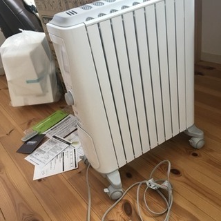 【TAKAchan】デロンギ ベルカルド オイルヒーター(お値下げ交渉済) オイルヒーター デロンギ DeLonghi RHJ65L0712 ユニカルド