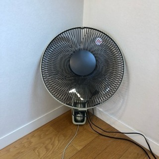 壁掛け扇風機