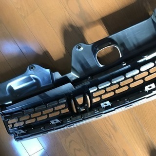 🉐 HONDA ステップWスパーダ 純正フロントグリルの画像