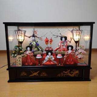 ガラスケース入りお雛様　桃花雛　ひな祭り　ひな飾りの画像