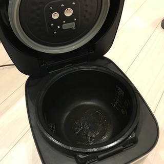 TIGER 土鍋圧力釜 美品 炊飯器 5.5合炊き しゃもじ、しゃもじスタンド付きの画像