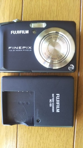 フジ  デジカメfinepix　F50fd　ジャンク