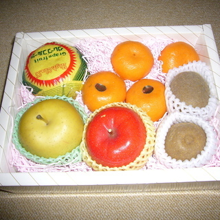 【食品サンプル・フルーツ詰め合わせ箱】の画像