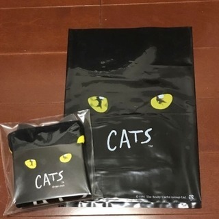 劇団四季.CATSのハンドタオルです。  未開封です。 ケース付...