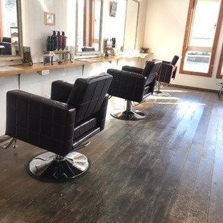 美容師 スタッフ募集 急募になります。年齢問いません。の画像