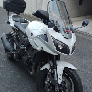 ヤマハ　FZ-1 FAZER 2010年モデル　カスタム多数　ホワイト