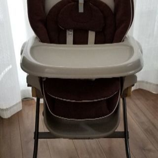 コンビ　ハイローチェア