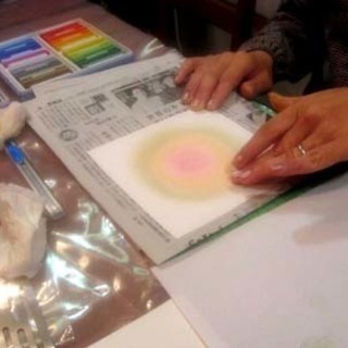 こころ和む「パステル和(NAGOMI)アート」は、指を使ってどなたでも簡単に描けるパステル画です。の画像