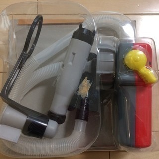 ポリタンクと電動オイルポンプと手動スポイト
