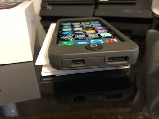 お問い合わせありがとうございました。他社にて完売いたしました。【iPhone5s】スペースグレイ付属品は新品(16GB)
