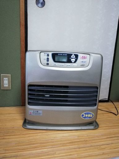 応募者多数のため 一旦中止します 。大きい部屋用 ファンヒーター　　タンク9 L