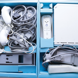 wii 中古　本体　コントローラーx3　 ハンドルx２　ソフト3本つきの画像