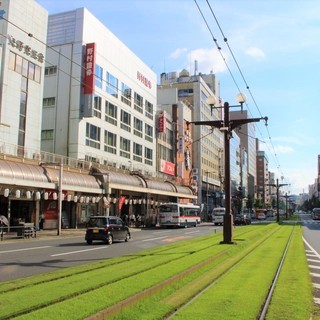 フロントスタッフ募集！　市内中心部のビジネスホテルです。の画像