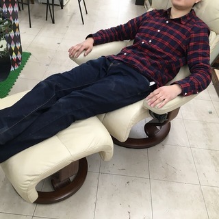 エコーネス ストレスレスチェア　（参考価格￥342,360-）