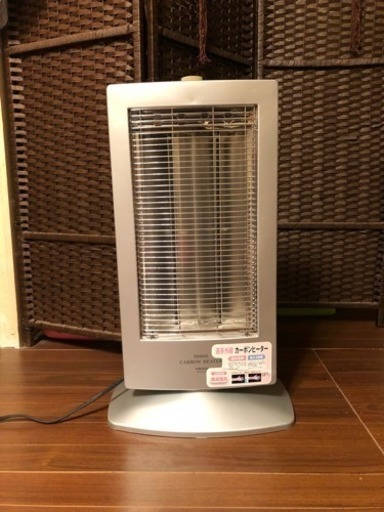 電気ストーブ、ハロゲンストーブ。
