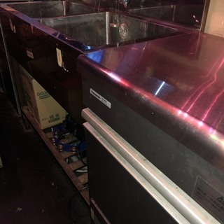 店舗用/業務用　4点セット　冷凍冷蔵コールドテーブル/製氷機/2槽シンク/吊り戸棚　