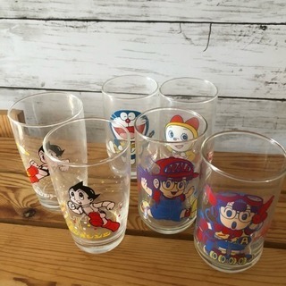 新品★昭和 鉄腕アトム アラレちゃん ドラえもんのコップ6個セット★の画像
