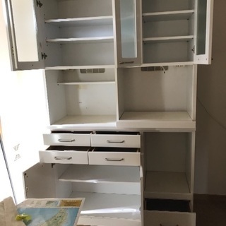 取引完了 食器棚