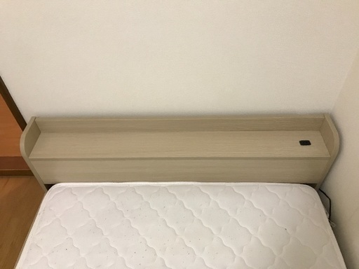 取引完了ベッド（セミダブル）