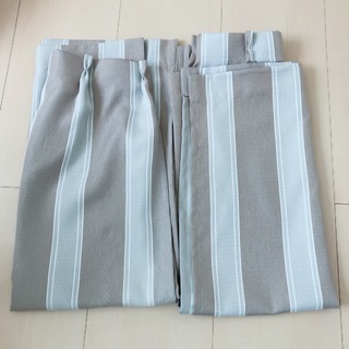 ２年使用。２級遮光カーテン１３５ｃｍ用お譲りします
