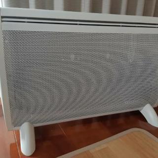 ほぼ新品　遠赤外線パネルヒーター