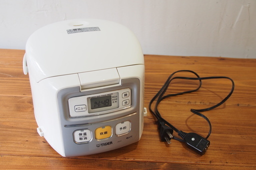 【美品】タイガー 炊飯器 3合炊き（JAI-H550）