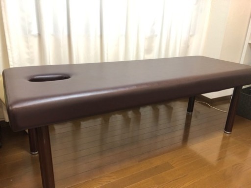 施術ベッド 美品 エステや整体サロンに！