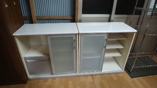 キッチンワゴン　1台の料金です。2台あります。
