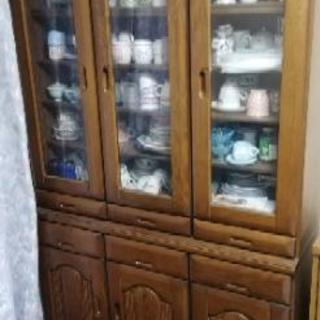 食器棚、食器、コーヒーカップ