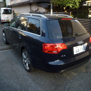 平成１７年　アウディA4　アバント　車検３２年８月　ナビ・テレビ・バックモニター・ETC付　２５万円　諸経費込２８５，０００円の画像