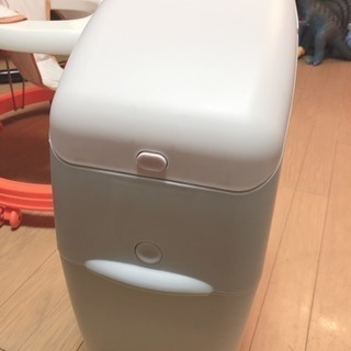 【お取引き中】アップリカ おむつゴミ箱