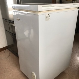 電気冷凍庫