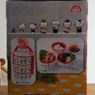 ハローキティ３段ピクニックランチボックスの画像