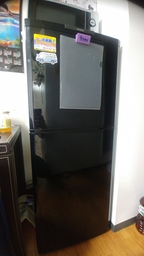 引き取り限定、三菱黒冷蔵庫2010年式136L売ります。