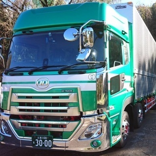 専用車両で快適空間♪月収45万も可能！皆が仲のいい環境で一緒に働きませんか？ 4t/大型ドライバー☆の画像
