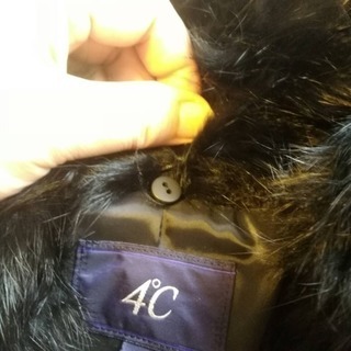 訳ありだけど美品！4℃ ハーフコートの画像
