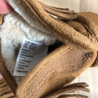 H&M✴︎フリンジムートンブーツの画像